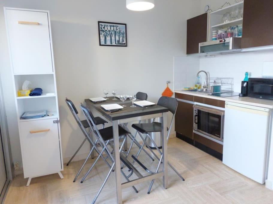Studio Eleverca 3*- Rez De Jardin Terrasse - Axelle Loc'Appart Mandelieu Eksteriør bilde