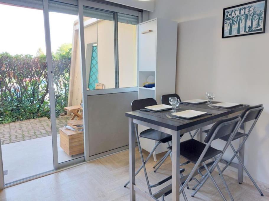 Studio Eleverca 3*- Rez De Jardin Terrasse - Axelle Loc'Appart Mandelieu Eksteriør bilde
