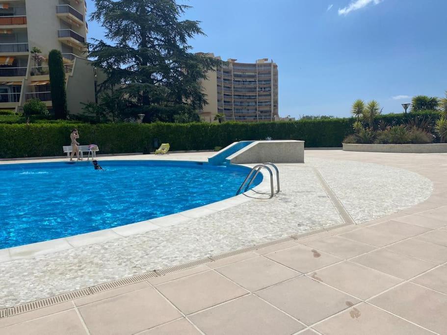 Studio Eleverca 3*- Rez De Jardin Terrasse - Axelle Loc'Appart Mandelieu Eksteriør bilde