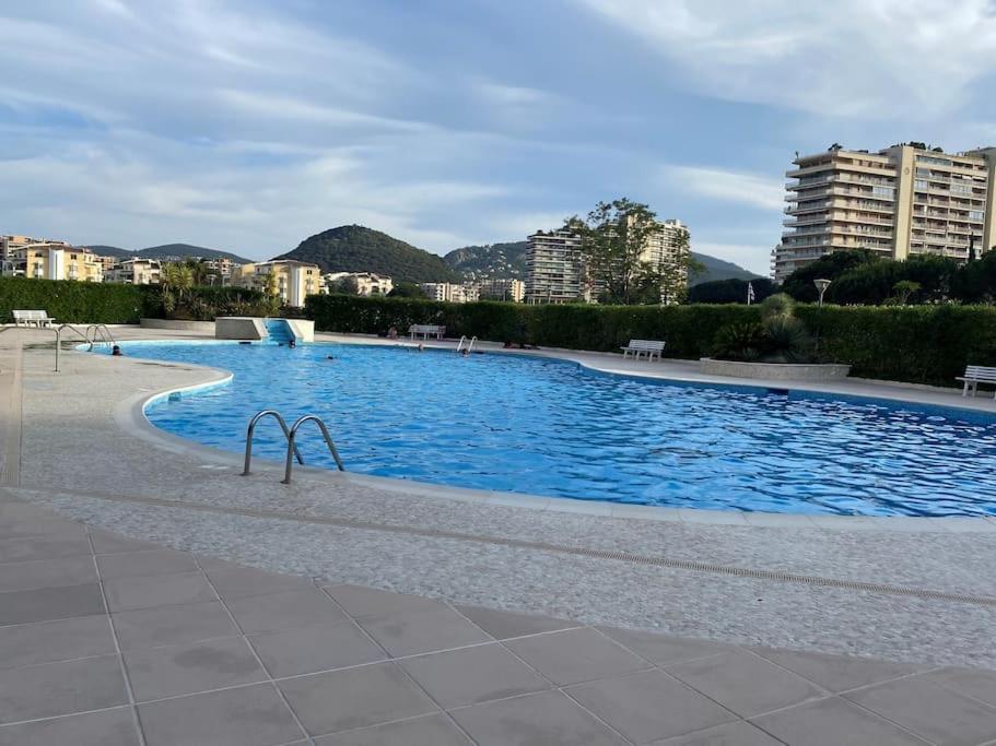 Studio Eleverca 3*- Rez De Jardin Terrasse - Axelle Loc'Appart Mandelieu Eksteriør bilde
